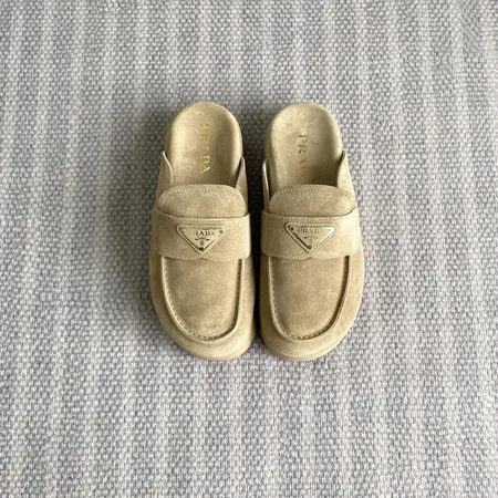 プラダ スリッパ