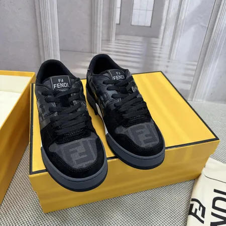 フェンディ カジュアルシューズ