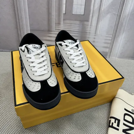 フェンディ カジュアルシューズ