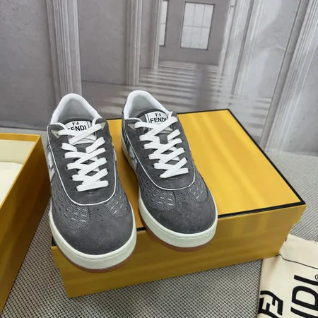 フェンディ カジュアルシューズ
