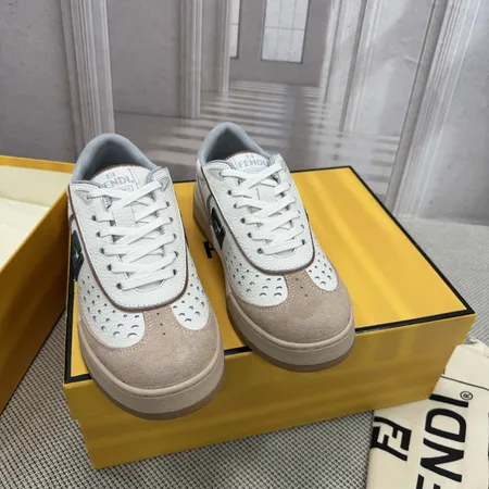 フェンディ カジュアルシューズ