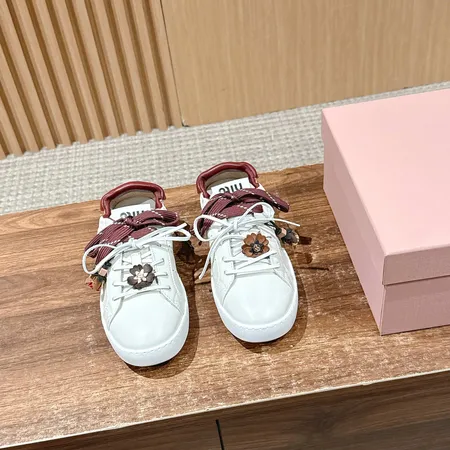 ミュウミュウ カジュアルシューズ