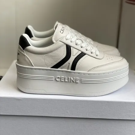 セリーヌ カジュアルシューズ