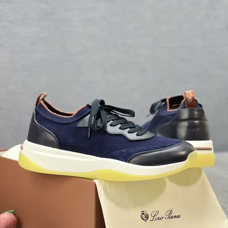 フェラガモ カジュアルシューズ