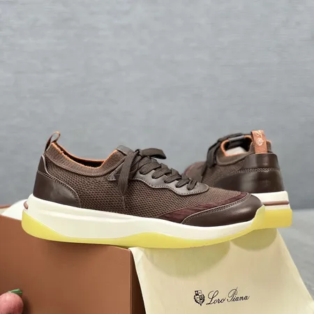 フェラガモ カジュアルシューズ