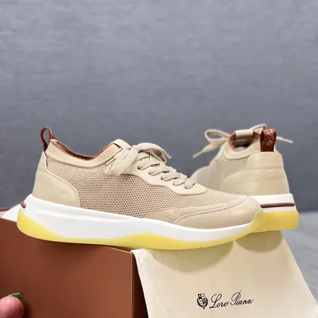 フェラガモ カジュアルシューズ