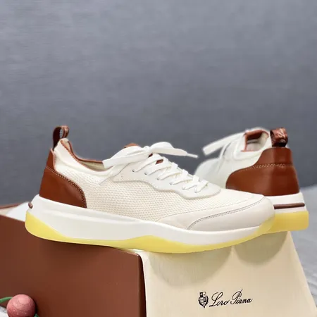 フェラガモ カジュアルシューズ