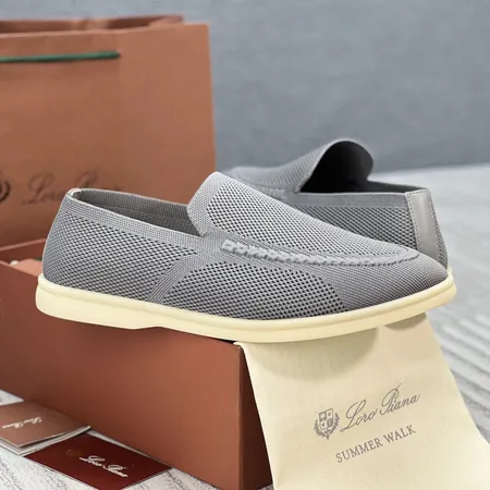 フェラガモ カジュアルシューズ