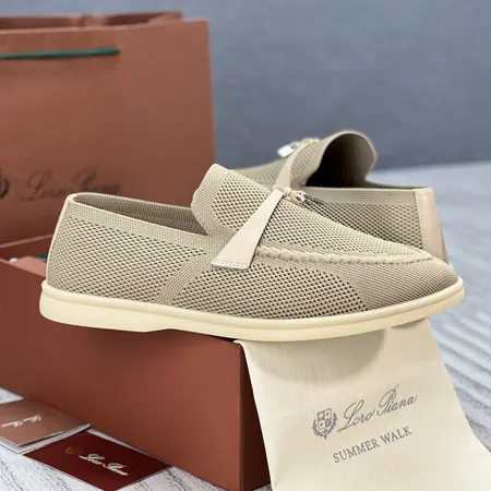 フェラガモ カジュアルシューズ