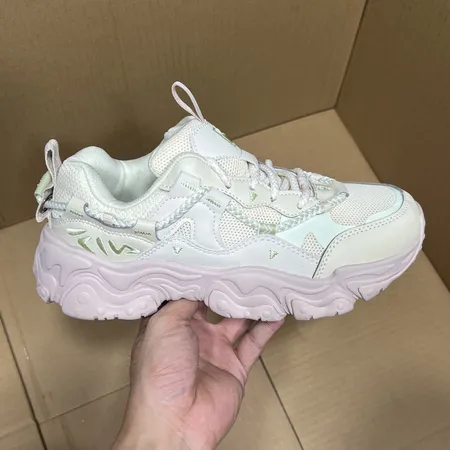 フィラ スニーカー