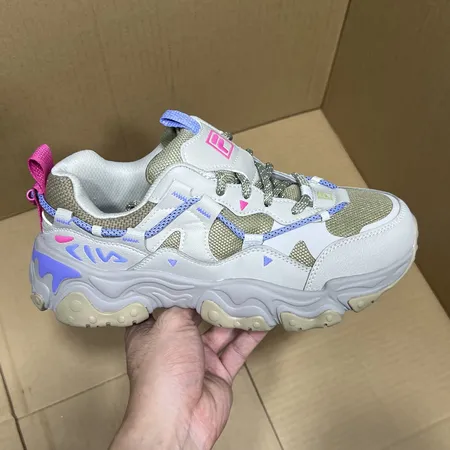 フィラ スニーカー