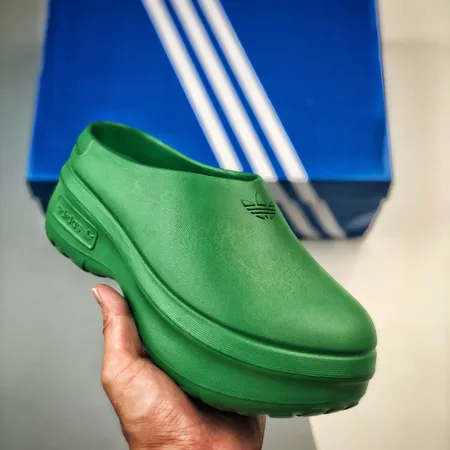 アディダス スリッパ