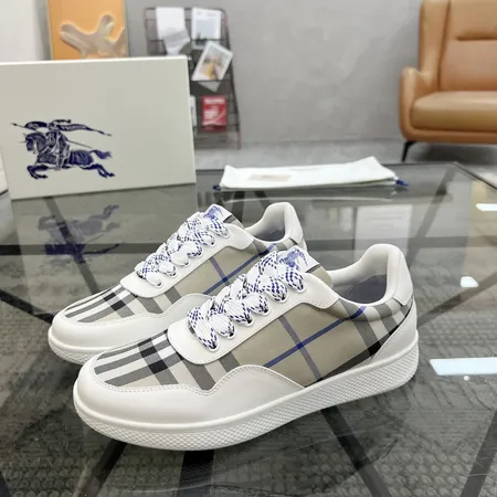 バーバリー ス カジュアルシューズ