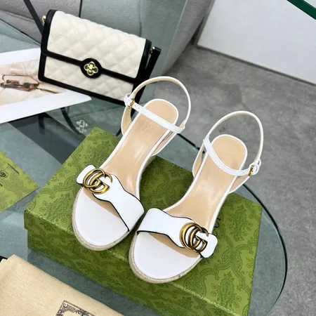 グッチ サンダル