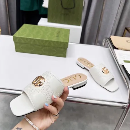 グッチ スリッパ