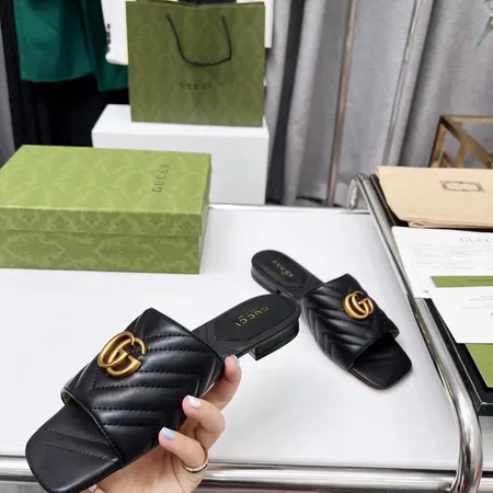 グッチ スリッパ