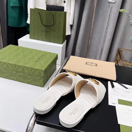 グッチ スリッパ