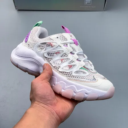 フィラ スニーカー