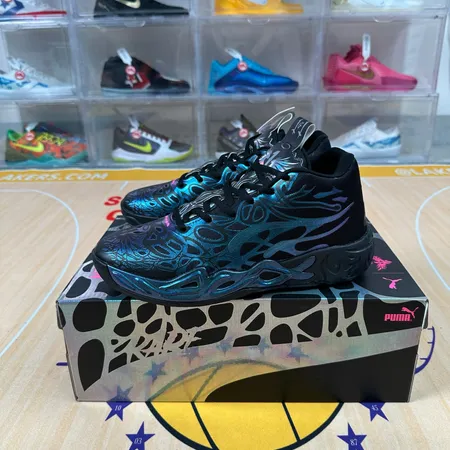 プーマ スニーカー