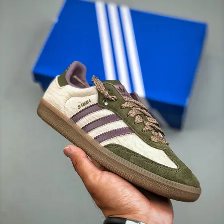 アディダス カジュアルシューズ