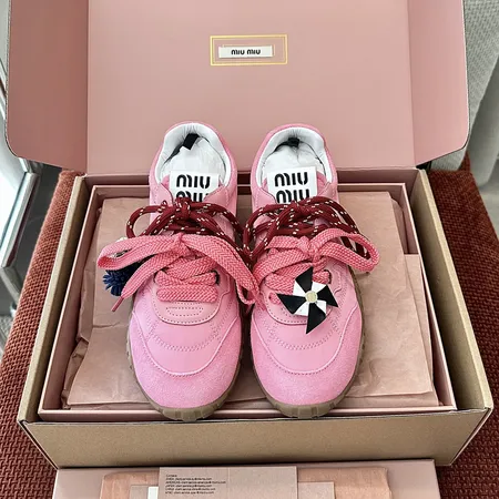 ミュウミュウ スニーカー