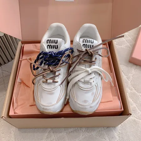 ミュウミュウ スニーカー