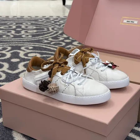 ミュウミュウ カジュアルシューズ