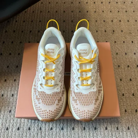 ミュウミュウ スニーカー
