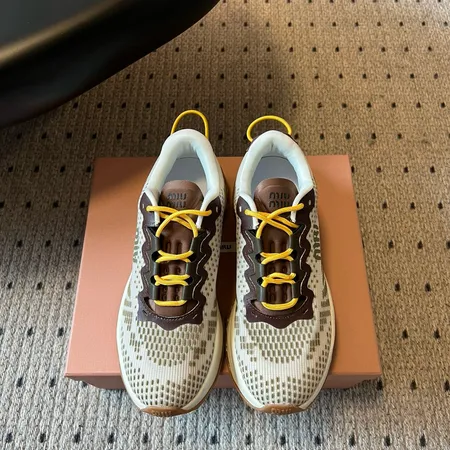 ミュウミュウ スニーカー