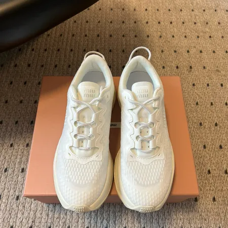 ミュウミュウ スニーカー