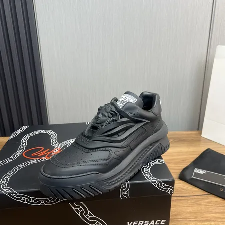 ヴェルサーチ カジュアルシューズ