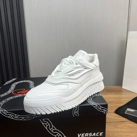 ヴェルサーチ カジュアルシューズ