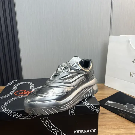 ヴェルサーチ カジュアルシューズ