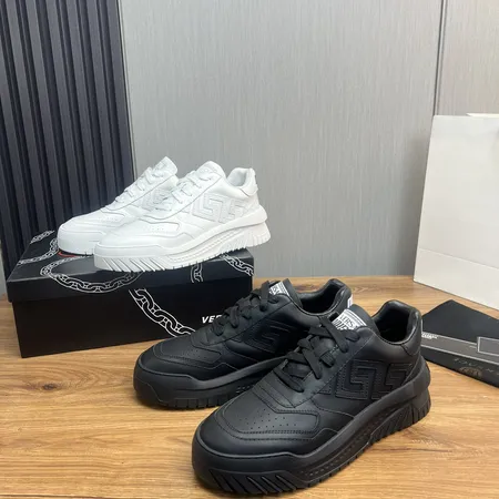 ヴェルサーチ カジュアルシューズ