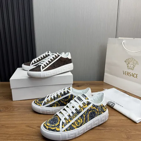 ヴェルサーチ カジュアルシューズ