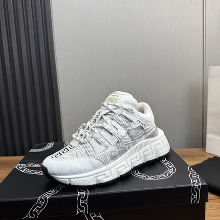 ヴェルサーチ カジュアルシューズ