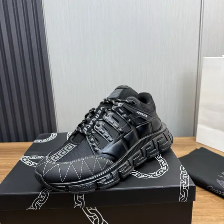 ヴェルサーチ カジュアルシューズ