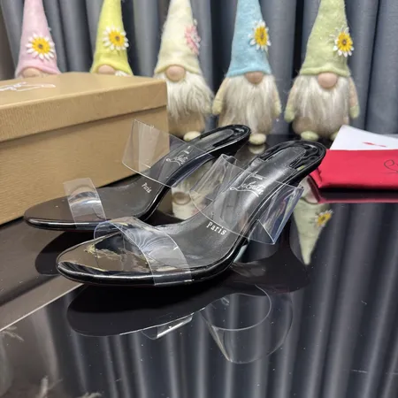 クリスチャン・ルブタン サンダル