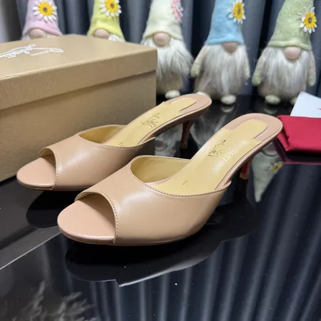 クリスチャン・ルブタン サンダル