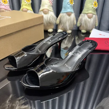 クリスチャン・ルブタン サンダル