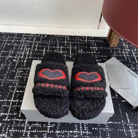 バレンシアガ スリッパ