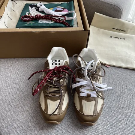 ミュウミュウ スニーカー