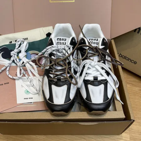 ミュウミュウ スニーカー