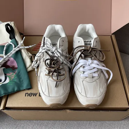 ミュウミュウ スニーカー