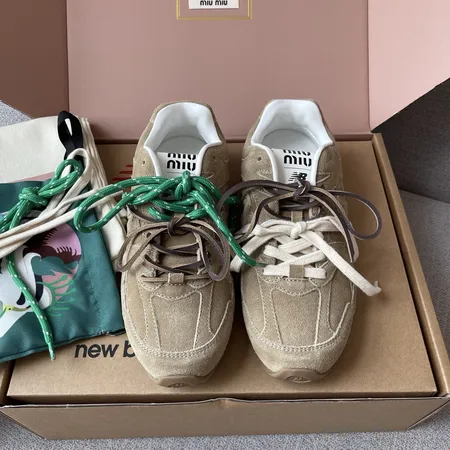 ミュウミュウ スニーカー
