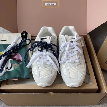 ミュウミュウ スニーカー