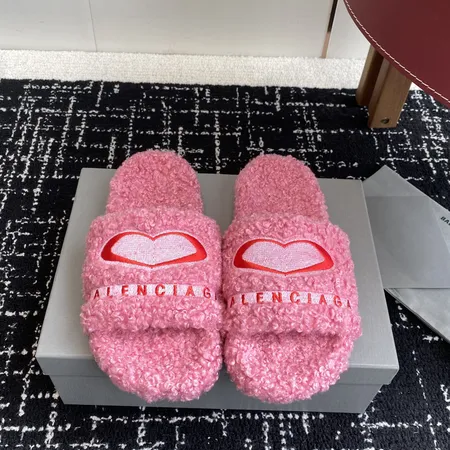 バレンシアガ スリッパ