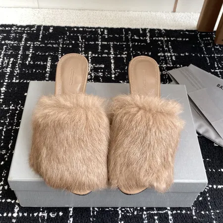 バレンシアガ スリッパ