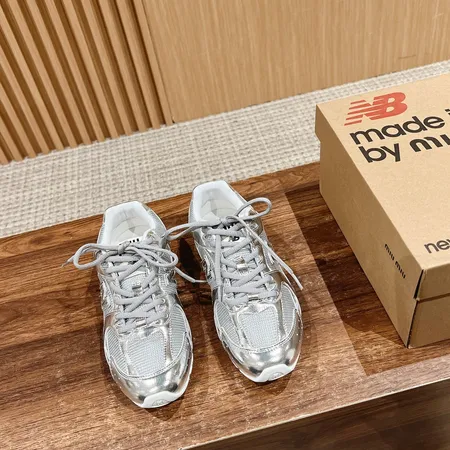 ミュウミュウ スニーカー