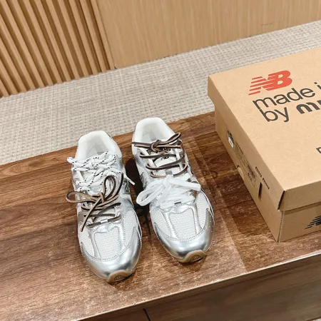 ミュウミュウ スニーカー